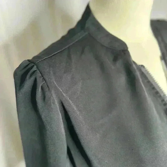 Women's Black Short Sleeve Blouse (570) - Picture 6 of 12